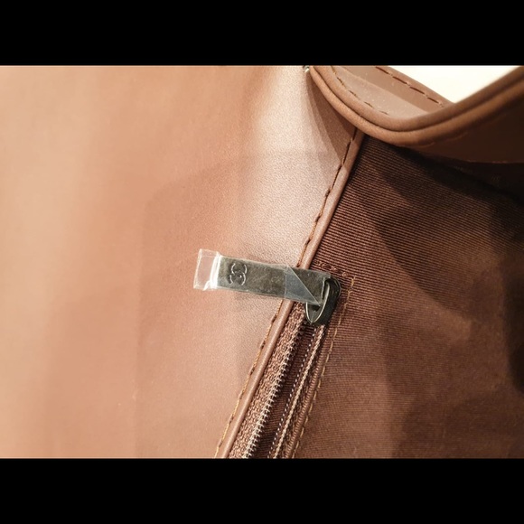 Chanel Large Boy Bag - Picture 6 of 16